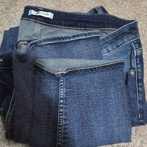 Vigoss Women's Dark Blue Straight Leg Jeans